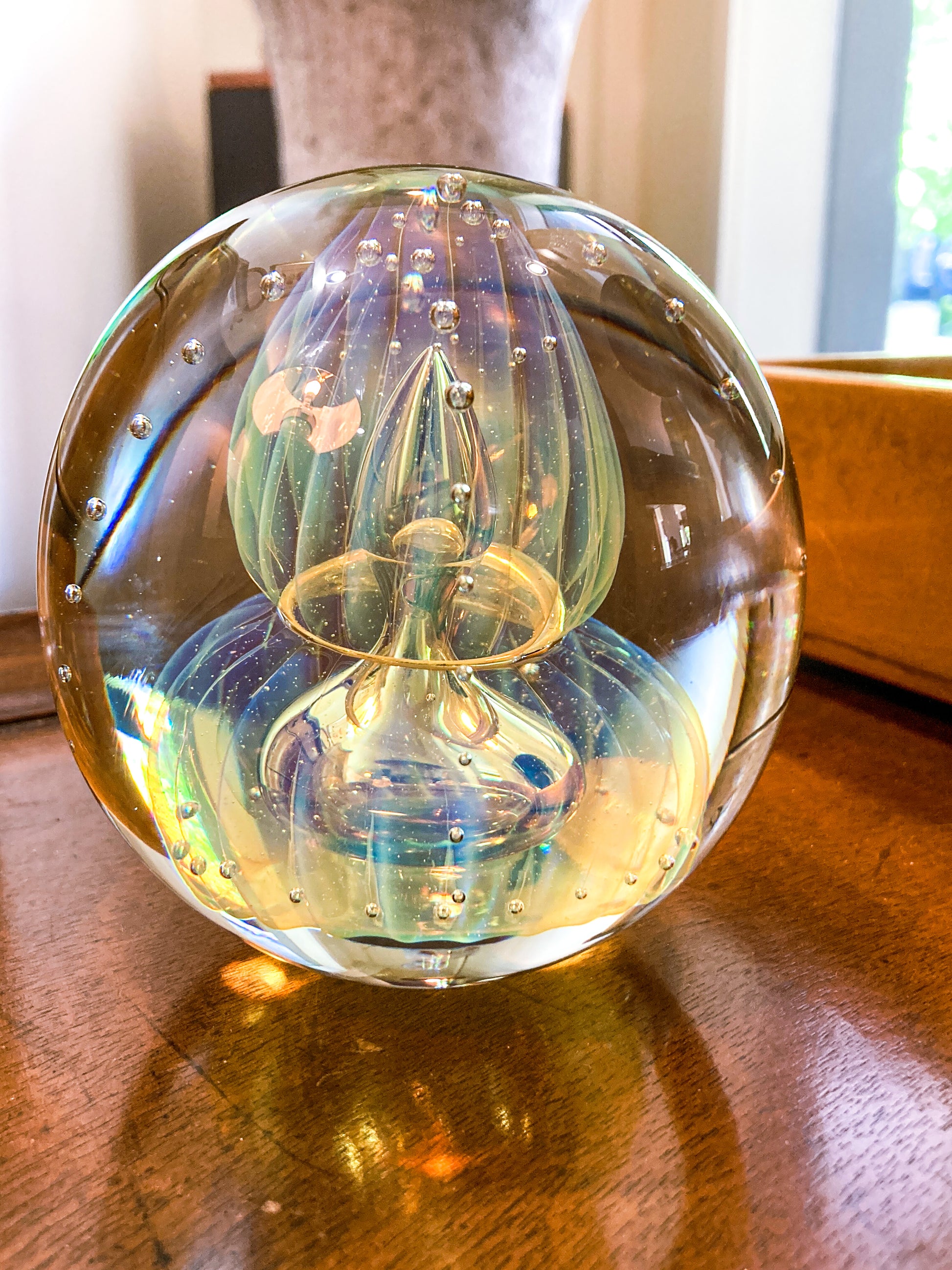 1999 Robert Eickholt Hand Blown Opalescent Jellyfish Glass Paperweight