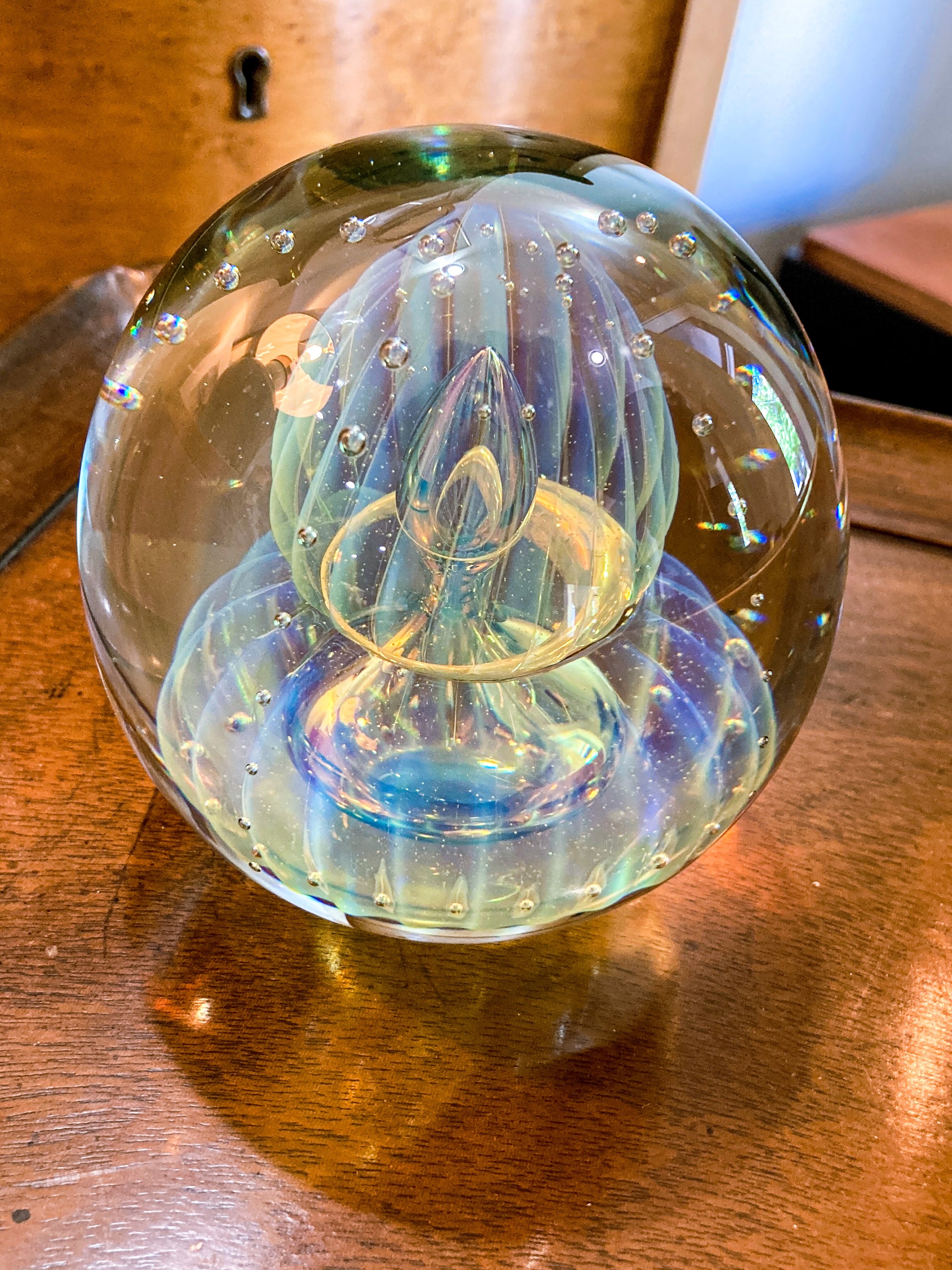 1999 Robert Eickholt Hand Blown Opalescent Jellyfish Glass Paperweight