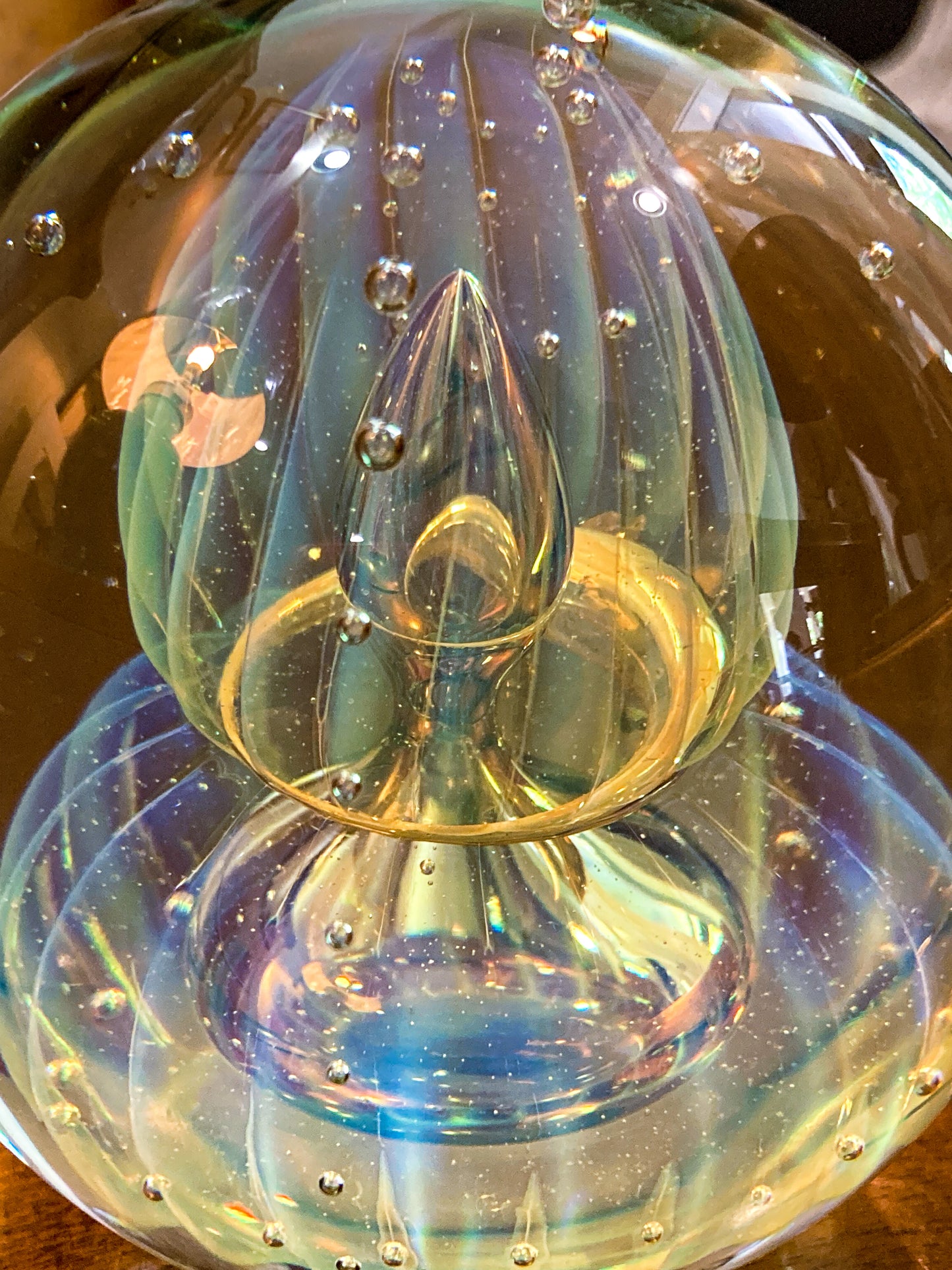 1999 Robert Eickholt Hand Blown Opalescent Jellyfish Glass Paperweight Close Up