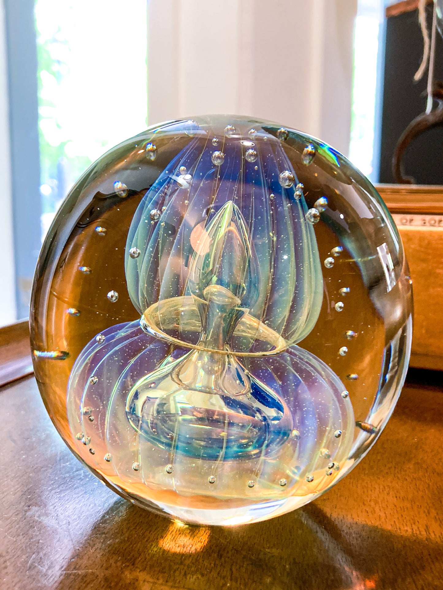 1999 Robert Eickholt Hand Blown Opalescent Jellyfish Glass Paperweight