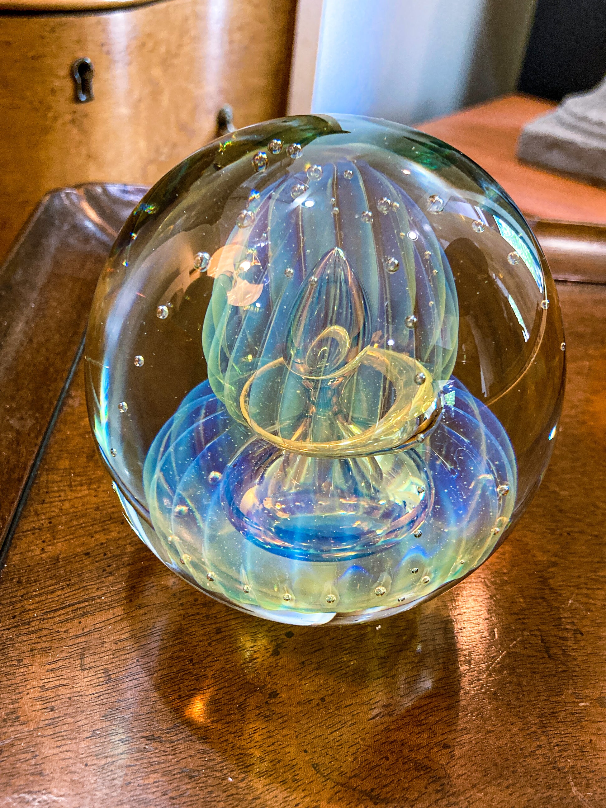 1999 Robert Eickholt Hand Blown Opalescent Jellyfish Glass Paperweight