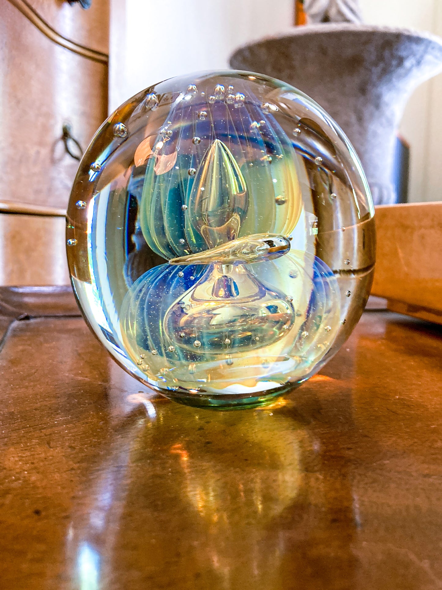 1999 Robert Eickholt Hand Blown Opalescent Jellyfish Glass Paperweight