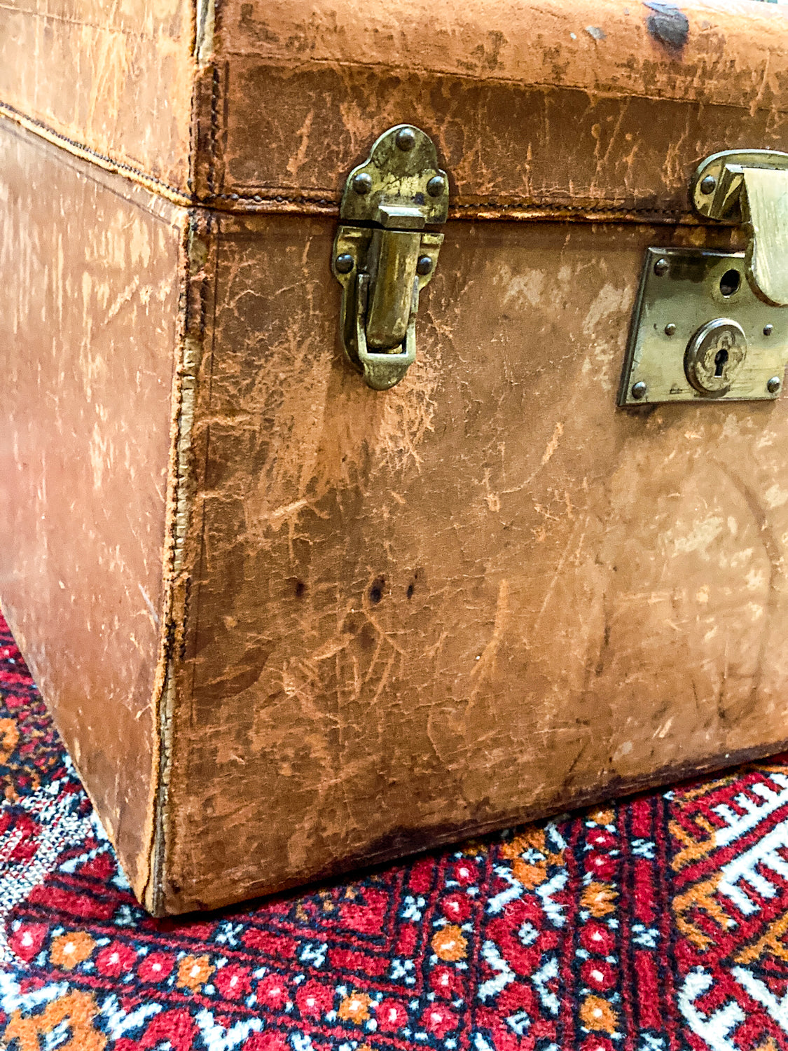 Antique Edwardian Leather Red Lined Carrying Travel Luggage Hat Box