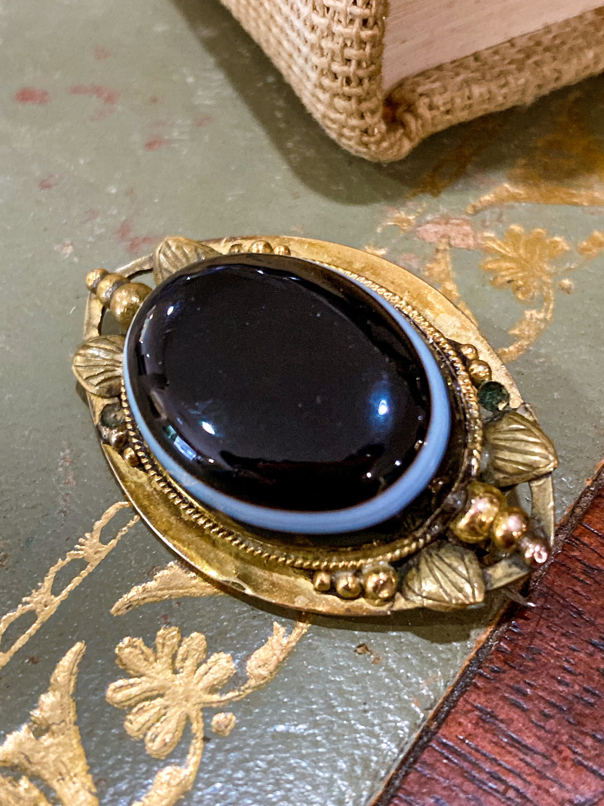 Victorian 9K Yellow Gold Banded Sardonyx Locket Style Mourning Brooch Pin