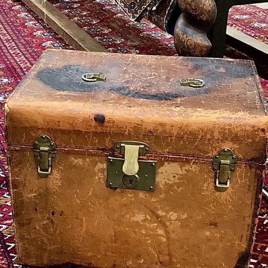 Antique Edwardian Leather Red Lined Carrying Travel Luggage Hat Box Video