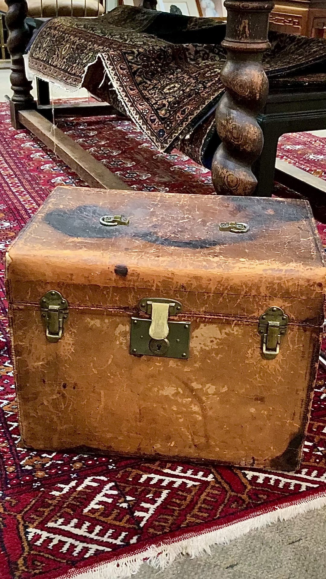 Antique Edwardian Leather Red Lined Carrying Travel Luggage Hat Box Video