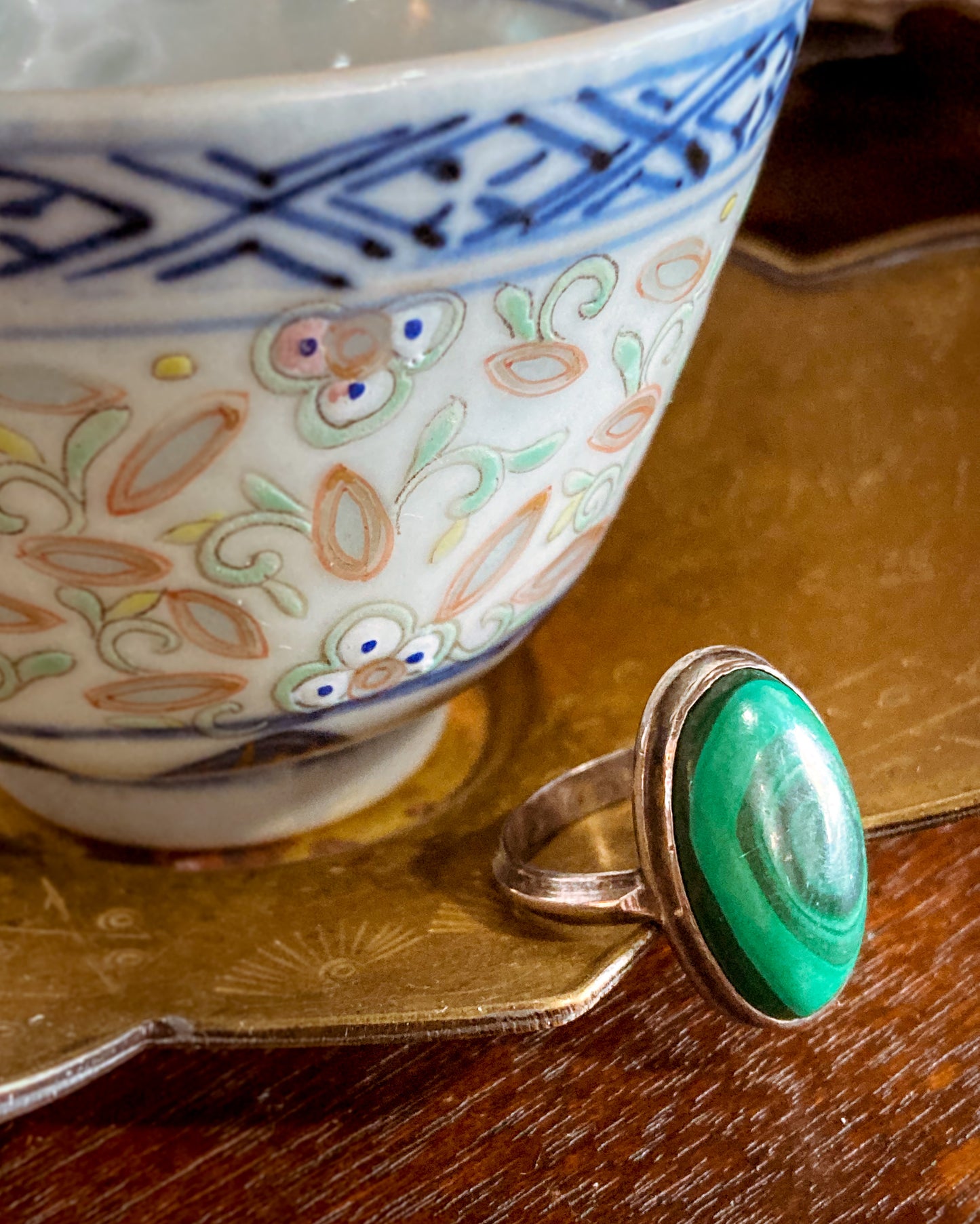 Vintage Domed Oval Swirling Rich Green Malachite Sterling Silver Ring